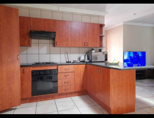 3 BEDROOM HOUSE FOR SALE IN HUGHES
